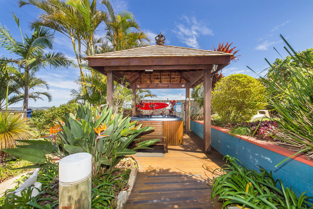Coast Yamba - Adults Only Aparthotel Buitenkant foto